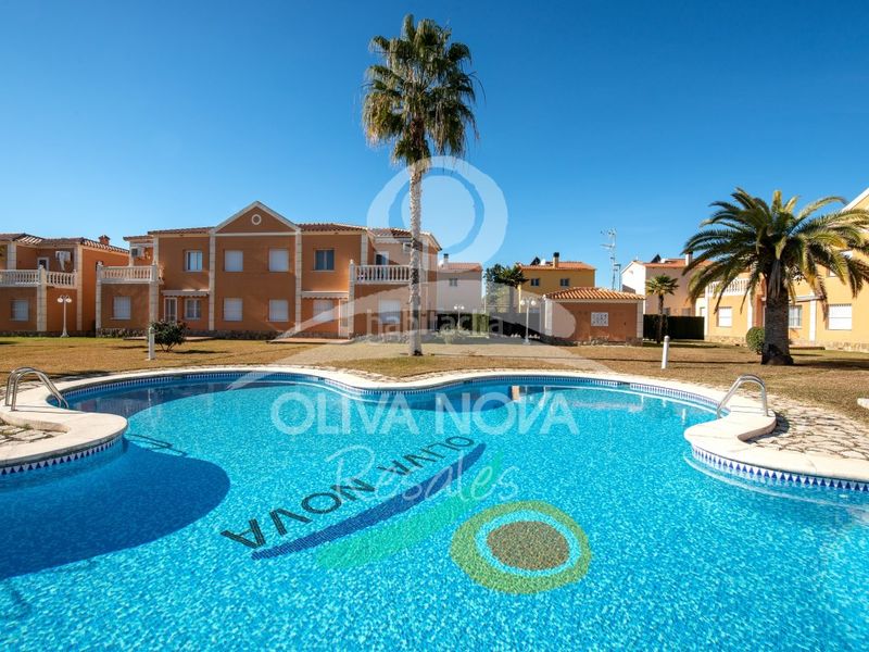 Foto 1b3dc071-fa5d-4dcb-af24-87966a034433. Appartement avec parking piscine dans Oliva nova Oliva