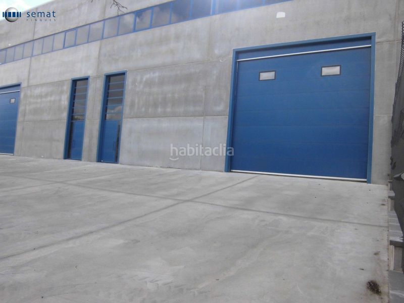 Foto 9d00f5d3-53c9-4196-b4e5-e5cc46d89ab4. Nau industrial a Cervera