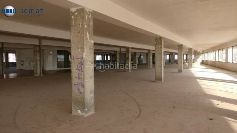 Foto fee0ad3e-3ee6-4c43-ab93-b85b71e35cdc. Local comercial a Tàrrega
