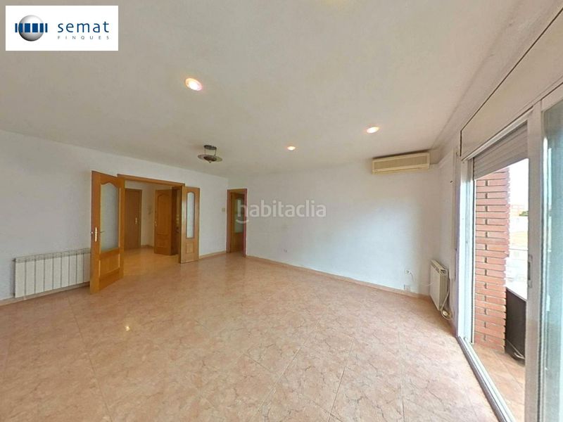 Foto b14038ee-9f26-41e0-8abd-cb911f806338. Pis amb aparcament a Cervera