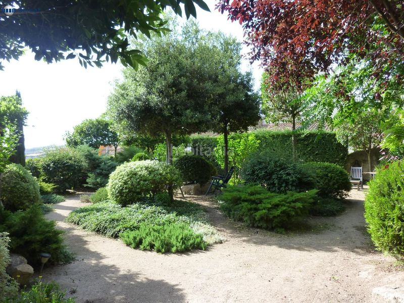 Foto ee2f58bf-f2a5-4d44-a406-9d07611cc7c0. Casa amb aparcament a Cervera