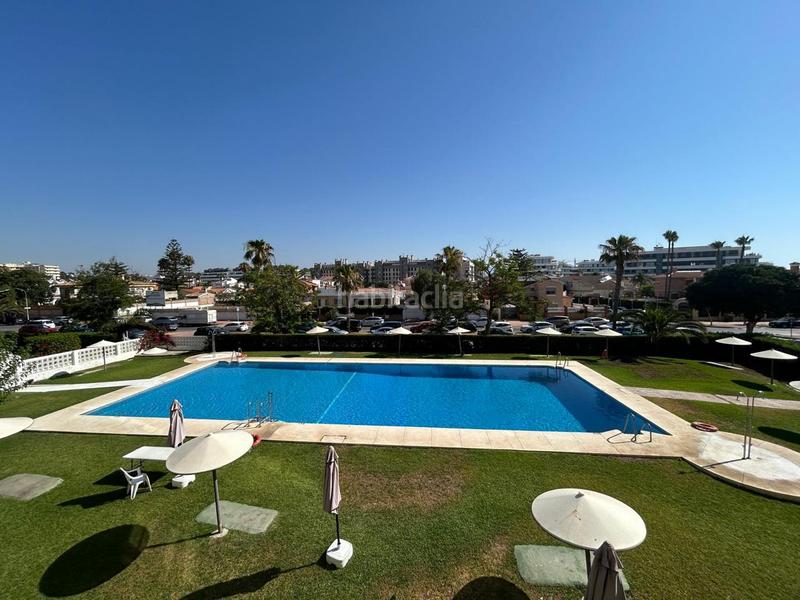 Foto db5da7b0-31a1-4e68-969a-6528513ecee8. Piso en Los Álamos Torremolinos