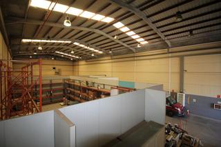 Rent Industrial building in Capellanía - Retamar