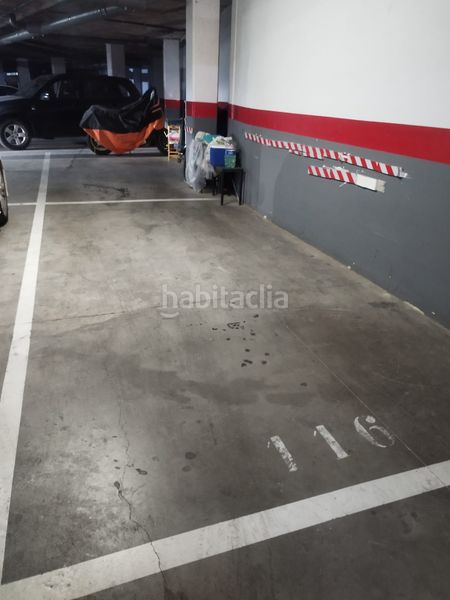 Foto 04b7b6ed-bf17-4744-8015-7d8dbd2ccd01. Aparcament cotxe a Cedillo del Condado