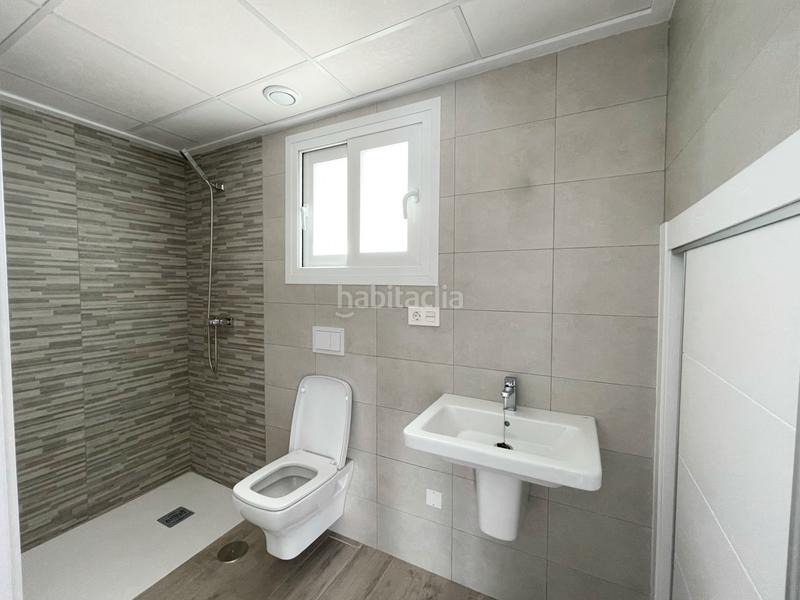 Foto 0d95ec91-5023-4d4d-ad51-1c83d0a9d0b5. Casa adossada amb aparcament piscina a Puerto Marino Santa Pola