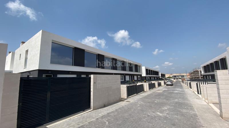 Foto a5882dfb-3ee3-4a1b-8101-d4b414bffda0. Casa adossada amb aparcament piscina a Monte y Mar Santa Pola
