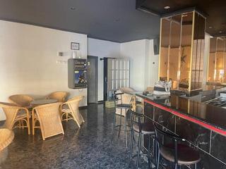 Local commercial à Calle general pastor 14. Cafetería en dolores-ref-5 a