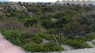 Terreno residencial  Avenida el greco 19. Sola comercial en la marina –ref-19 a