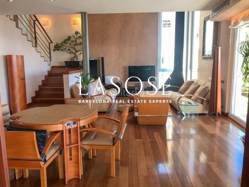 Foto 21bbcd46-31f4-49fd-8d63-831116991c2b. Casa lujosa casa con piscina en esplugues en Ciutat Diagonal Esplugues de Llobregat