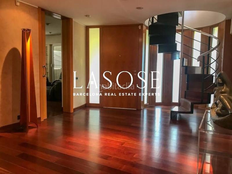 Foto 31d3064d-f698-4cf8-8004-84bb820fc839. Casa lujosa casa con piscina en esplugues en Ciutat Diagonal Esplugues de Llobregat