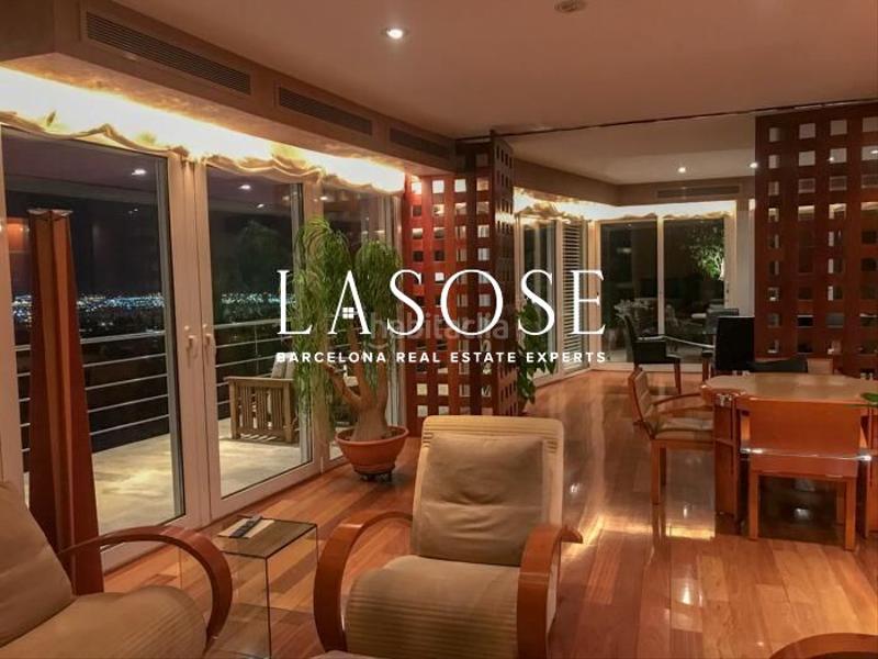 Foto 4c2b1964-9ccf-4198-9f3d-19d87d7af3e9. Casa lujosa casa con piscina en esplugues en Ciutat Diagonal Esplugues de Llobregat