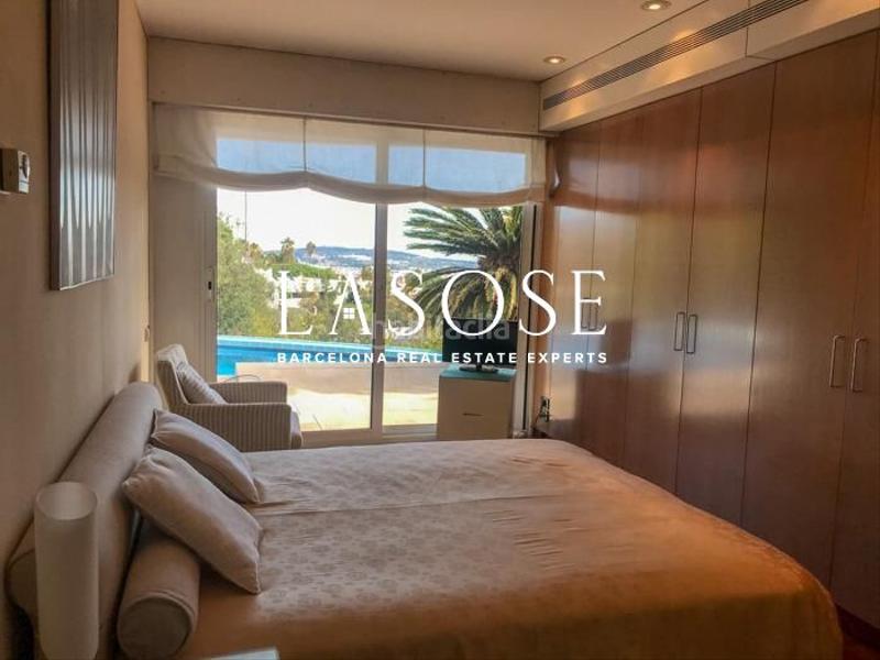 Foto 5125dbd7-b281-4ab3-aca4-e66b916c61e7. Casa lujosa casa con piscina en esplugues en Ciutat Diagonal Esplugues de Llobregat