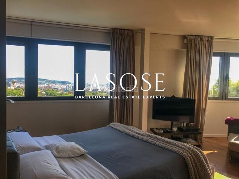 Foto 98af14b8-6a28-4703-aff0-c1b9ef7064b3. Casa lujosa casa con piscina en esplugues en Ciutat Diagonal Esplugues de Llobregat