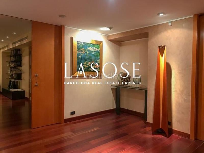 Foto b3e8ae9c-2683-4256-91d0-5886e812685a. Casa lujosa casa con piscina en esplugues en Ciutat Diagonal Esplugues de Llobregat