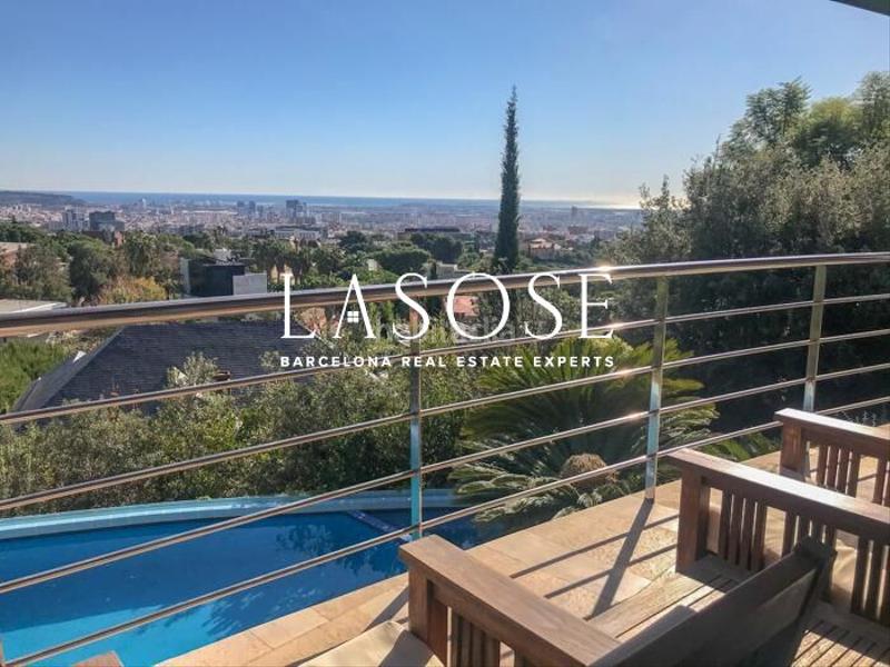 Foto cf86dbfe-12f2-462f-94e9-ad22bd90ad91. Casa lujosa casa con piscina en esplugues en Ciutat Diagonal Esplugues de Llobregat