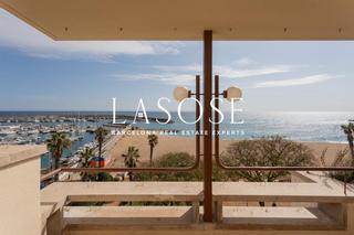 Pis  Passeig pau casals. Exclusivo tico con vistas al mar en blanes