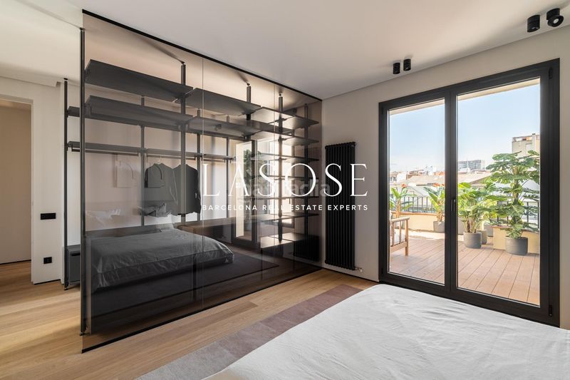 Foto 1a719a7e-9674-46eb-8624-b5ae8e37f607. Ático exclusivo ático con terraza y vistas en el corazón del eixample en Barcelona