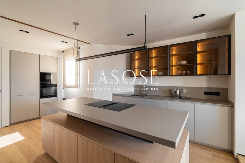 Foto a70cd6ae-4a4c-4d22-85aa-b90d42db2773. Ático exclusivo ático con terraza y vistas en el corazón del eixample en Barcelona