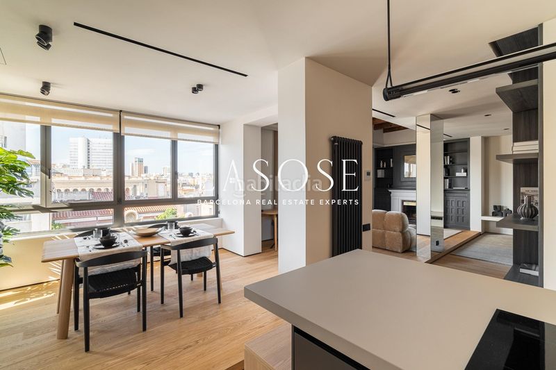 Foto d28a15ea-a001-477e-ab5b-06e56f291759. Ático exclusivo ático con terraza y vistas en el corazón del eixample en Barcelona