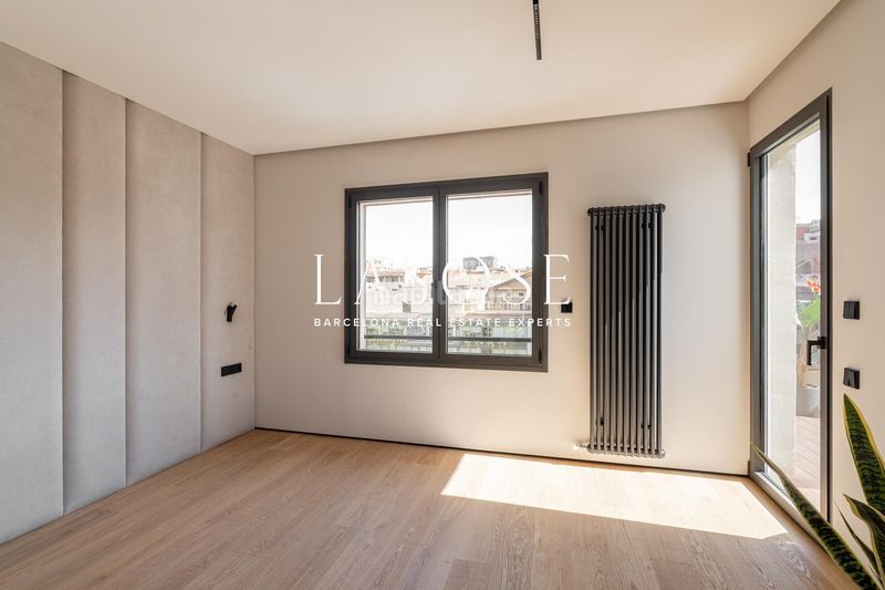 Foto ee353c0b-2938-4500-901b-6db9b76e541f. Ático exclusivo ático con terraza y vistas en el corazón del eixample en Barcelona