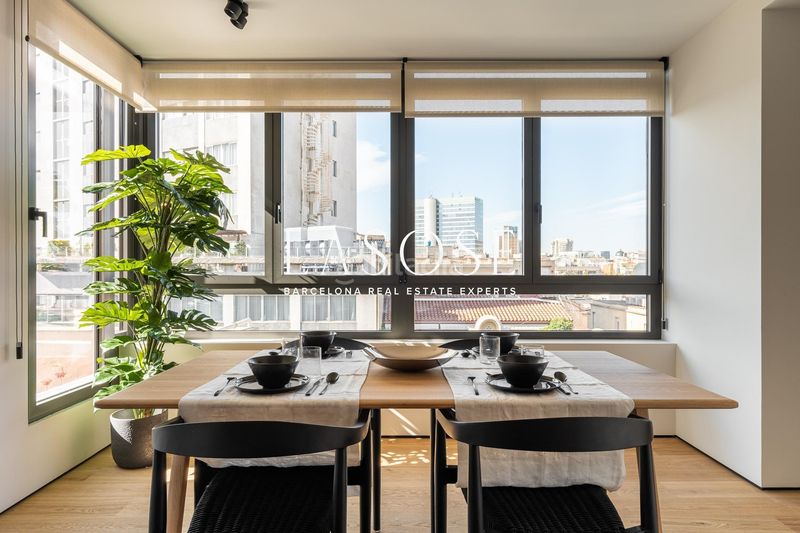 Foto f1fae772-fcbf-47a7-901f-7fdbdbd258be. Ático exclusivo ático con terraza y vistas en el corazón del eixample en Barcelona