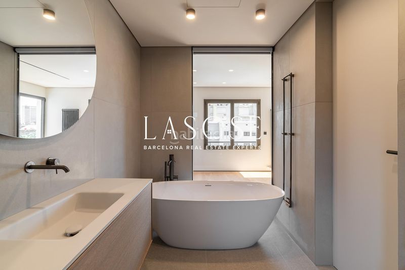 Foto f45ca103-30e8-48f9-9625-0ea4fd48abf2. Ático exclusivo ático con terraza y vistas en el corazón del eixample en Barcelona