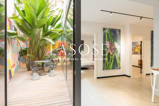 Appartement  Ronda sant antoni. Una galería de arte convertida en hogar en pleno corazón de barc