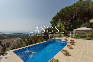 Haus  Carrer mas gabana. Exclusiva vivienda con piscina y vistas al mar en arenys de munt