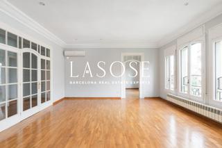 Apartamento  Calle consell de cent. Exclusivo apartamento de 262 m en el corazón del eixample, paseo