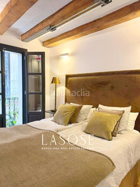 Foto b9bff235-795b-4d05-8380-e23f73a5a968. Alquiler piso apartamiento amplio de tres dormitorios recién reformado en ciudad vella en Barcelona
