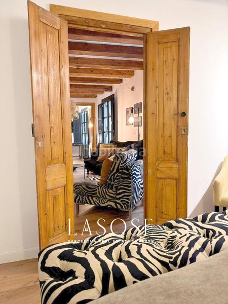 Foto d8a314f5-5f0b-4922-932f-2ad563060a19. Alquiler piso apartamiento amplio de tres dormitorios recién reformado en ciudad vella en Barcelona