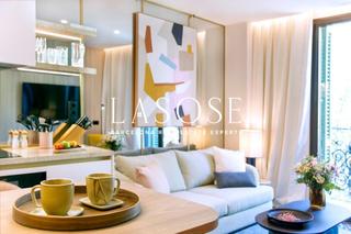 Location Appartement  Carrer consell de cent. Impresionante piso de dos dormitorios con patio en alquiler en l