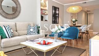Rent Flat in Barri de les Corts. Elegante piso de tres dormitorios en alquiler en les corts