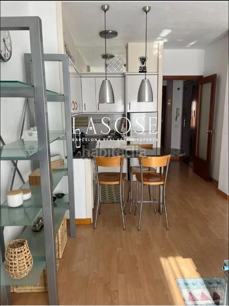 Foto 84a8557b-5b48-4aea-b399-12a2181eaf77. Alquiler apartamento luminoso piso amueblado en alquiler con 2 balcones en Barcelona