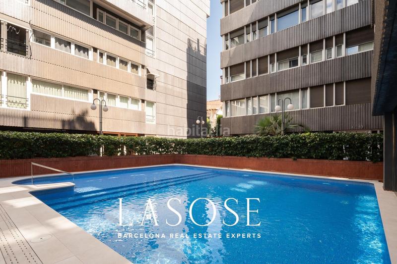 Foto 15a0b66d-ed16-4100-9af1-fe094cbafc8e. Attico con riscaldamento piscina in Tres Torres Barcelona