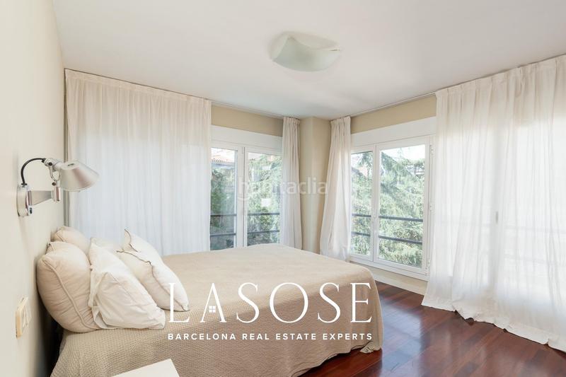 Foto b7d47d8f-9c54-4800-b5b2-467ece054e3a. Attico con riscaldamento piscina in Tres Torres Barcelona