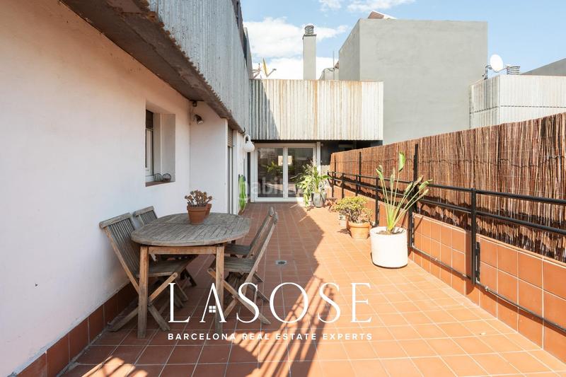 Foto d797ab24-6fe6-411e-ae26-80af5f25e8ed. Attico con riscaldamento piscina in Tres Torres Barcelona