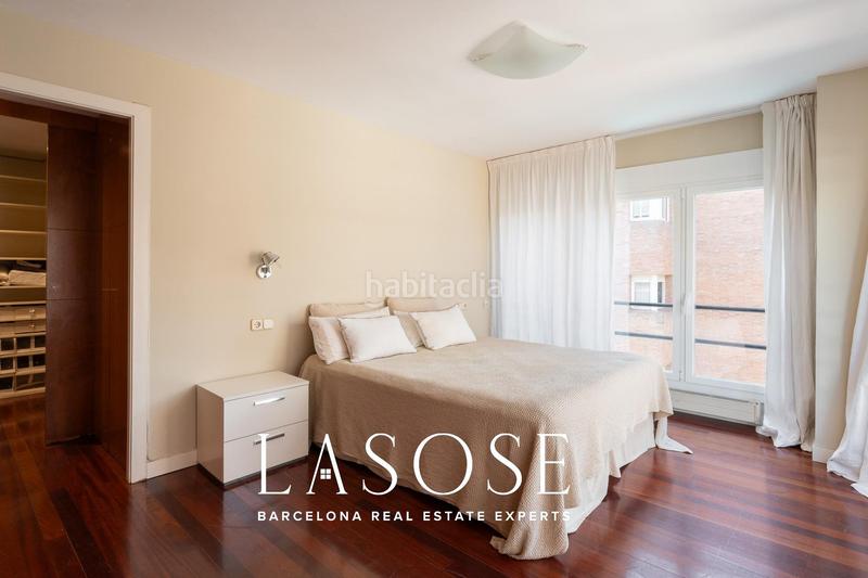 Foto d9129ce2-d145-47f8-8c4d-0ed06242f7fb. Attico con riscaldamento piscina in Tres Torres Barcelona