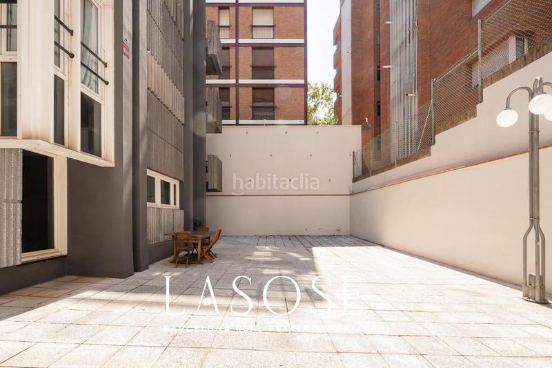 Foto eb11a05d-78e8-47ed-875d-4d32a799994d. Attico con riscaldamento piscina in Tres Torres Barcelona