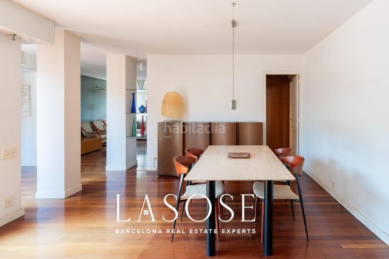 Foto ff109e51-1b9d-4fe5-8d24-e12588dbc194. Attico con riscaldamento piscina in Tres Torres Barcelona