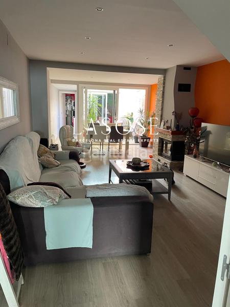 Foto e85182fb-6a91-48b0-bbbc-f5b88e2ab9c5. Affitto casa a schiera con riscaldamento in Sant Andreu de Palomar Barcelona