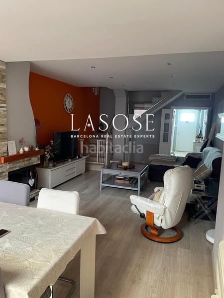 Foto f9b04b73-26fd-473e-9cf9-9078ab8ef57c. Alquiler casa adosada casa familiar con 5 habitaciones, 3 terrazas y parking en el encantador barrio de sant andreu en Barcelona