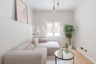 Appartement  Carrer creu dels molers. Piso reformado con terraza en la mejor zona de poble sec junto a