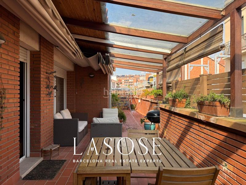 Foto 941a1fcc-fbaf-4235-a21d-cb9393b9c942. Alquiler apartamento amplio y luminoso piso en Sants con terraza en Barcelona