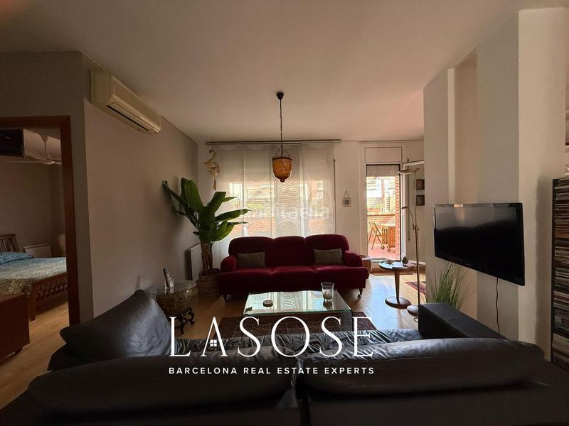 Foto 9e32027a-969e-4b2d-be27-5632092f735a. Alquiler apartamento amplio y luminoso piso en Sants con terraza en Barcelona
