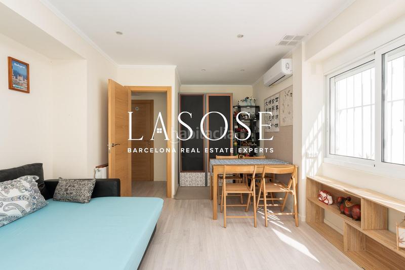 Foto 0e7b80ff-642f-4a50-8441-c4ba28440c1a. Alquiler loft luminoso estudio con jardín en Pedralbes Barcelona