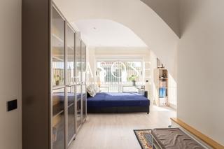 Location Loft  Carrer aiguallonga. Luminoso estudio con jardín