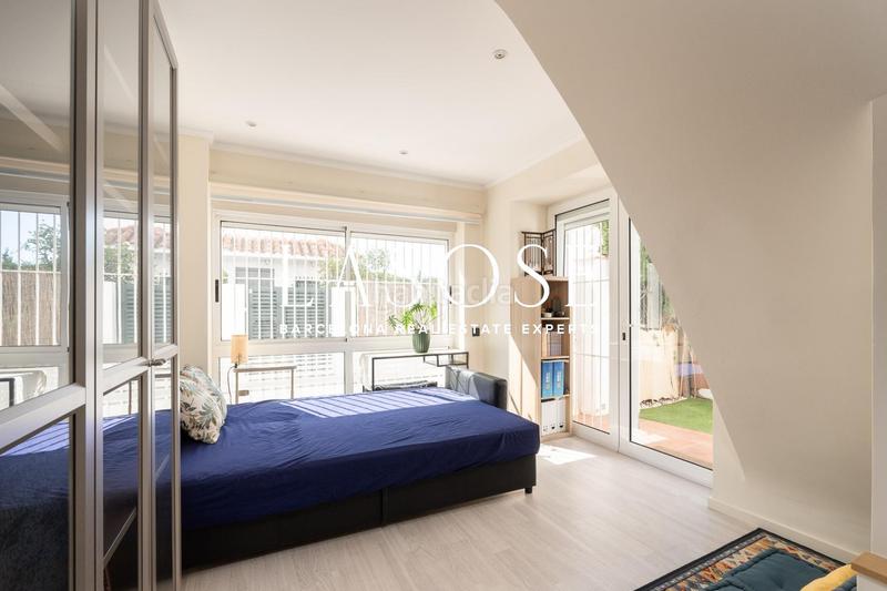 Foto ec0384c8-91c4-47d1-92dd-0552feeae981. Alquiler loft luminoso estudio con jardín en Pedralbes Barcelona