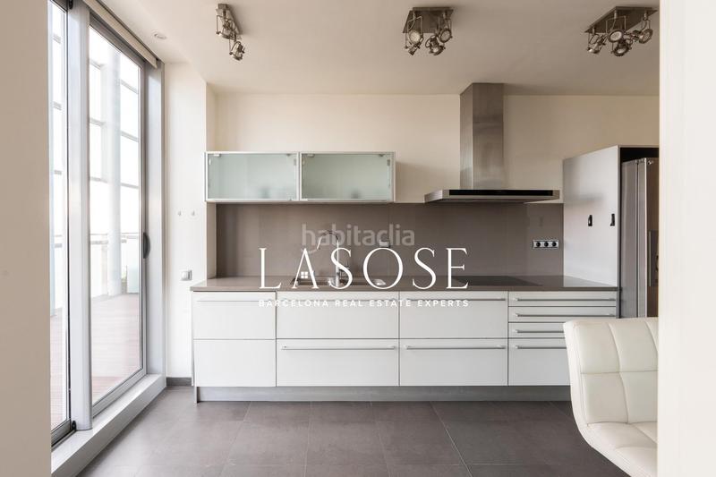 Foto 4e833147-28d0-430d-9079-0b373d37c16b. Alquiler piso ático dúplex con encanto completamente reformado en alquiler en diagonal mar en Barcelona