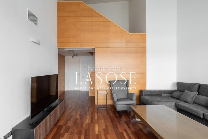 Foto 734373e9-b3f8-4869-93c2-1014dc17bc63. Alquiler piso ático dúplex con encanto completamente reformado en alquiler en diagonal mar en Barcelona